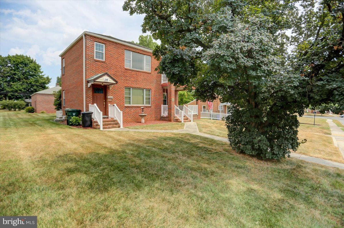 118 Linden Avenue photo 2