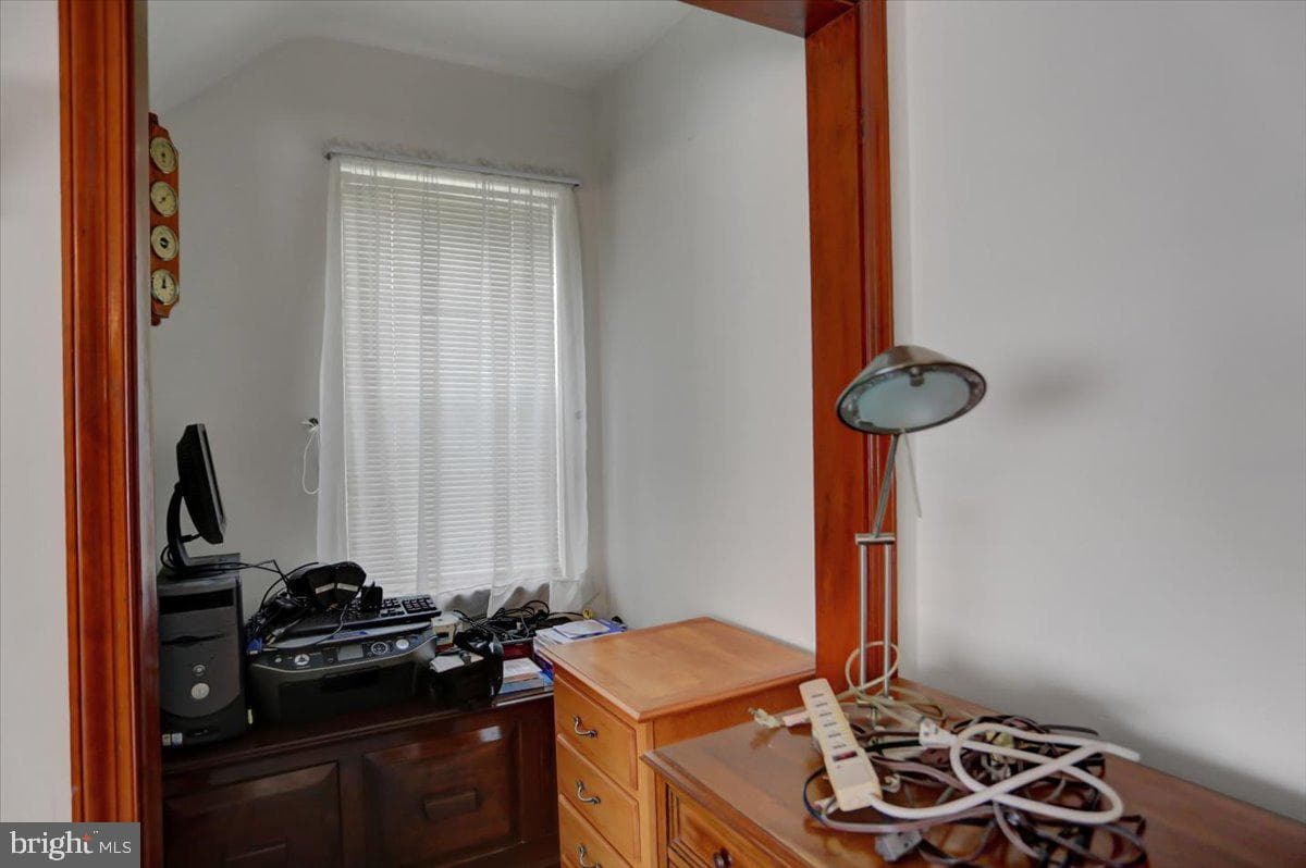 118 Linden Avenue photo 26
