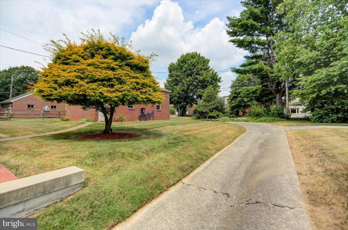 118 Linden Avenue photo 4