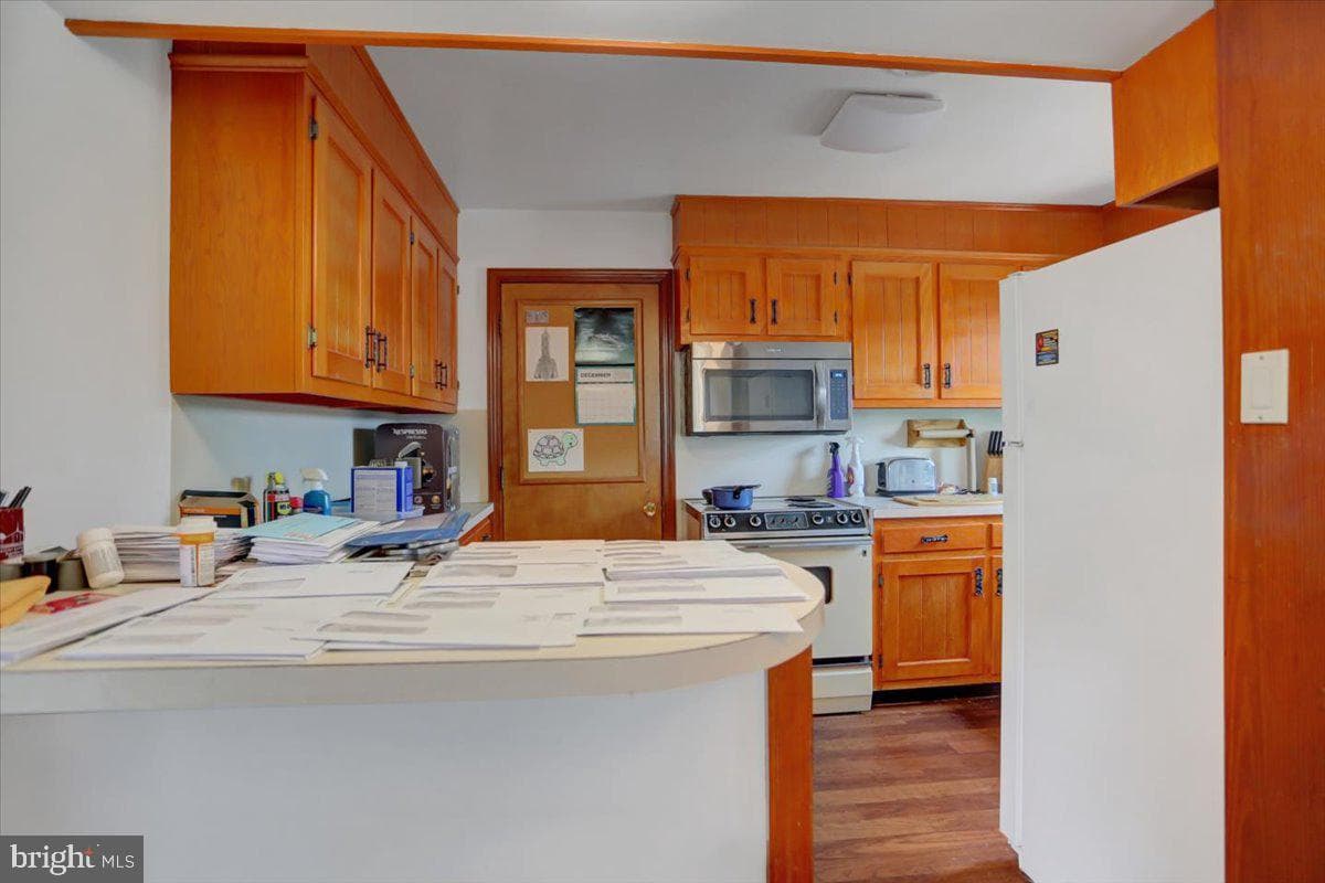 118 Linden Avenue photo 41