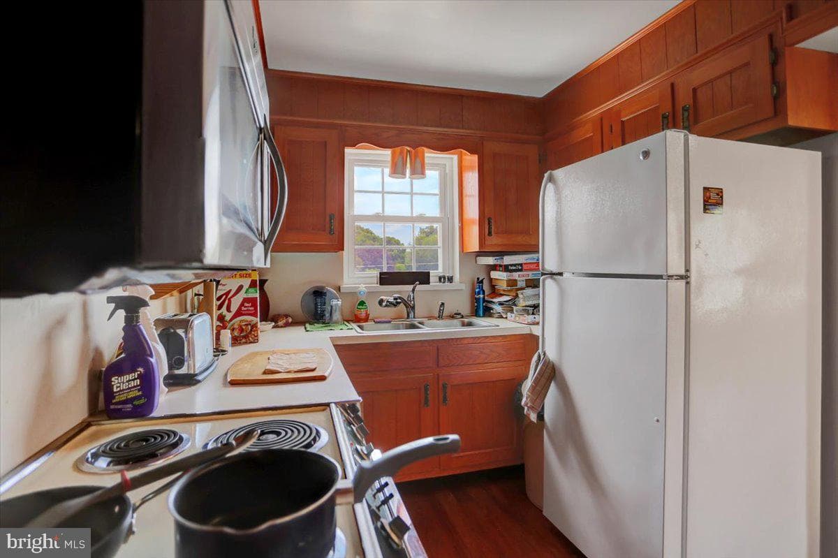 118 Linden Avenue photo 44