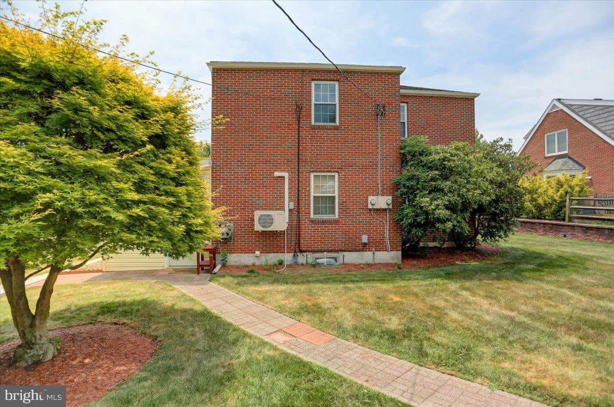 118 Linden Avenue photo 9