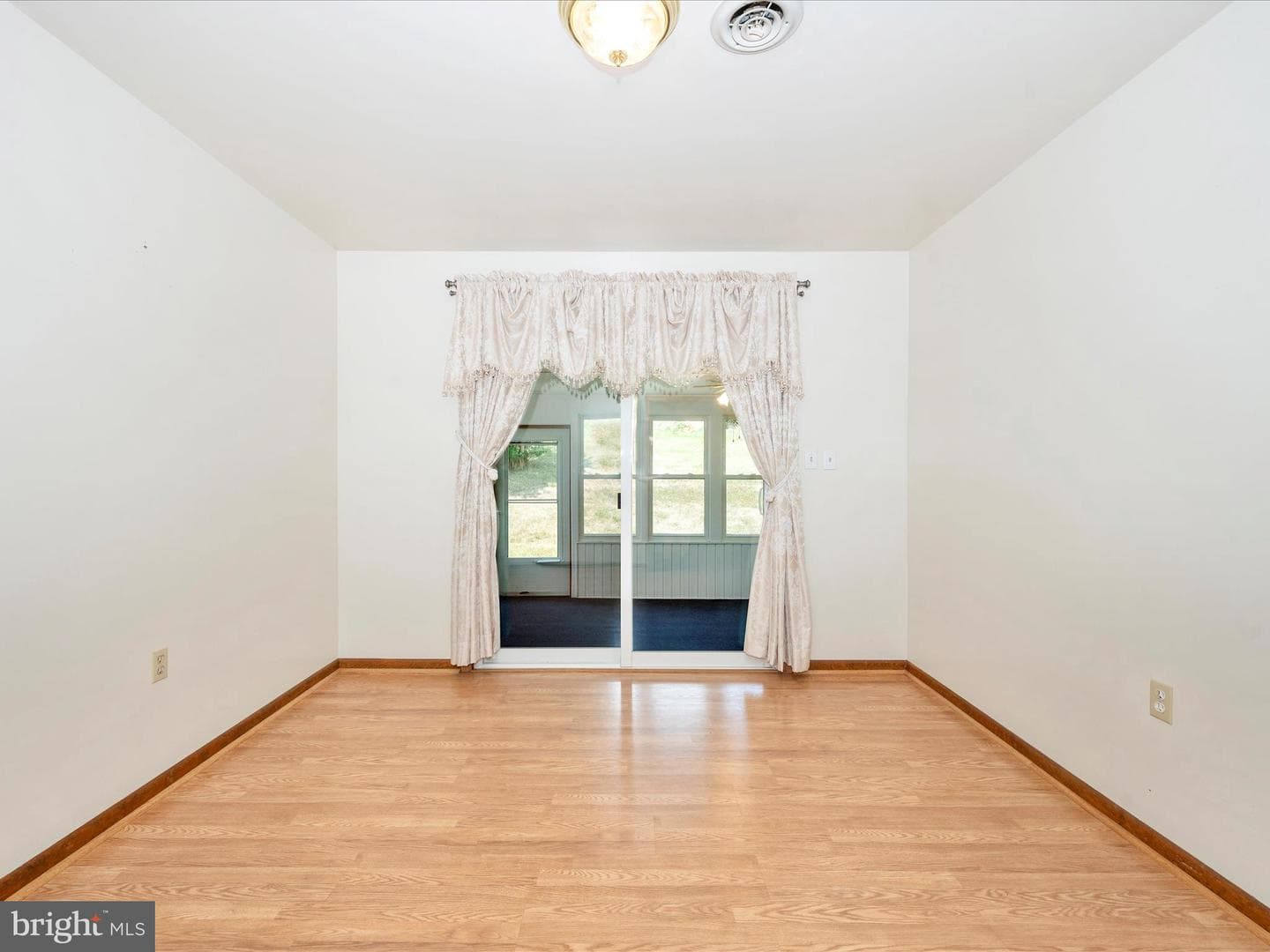 208 E Antietam Street photo 8