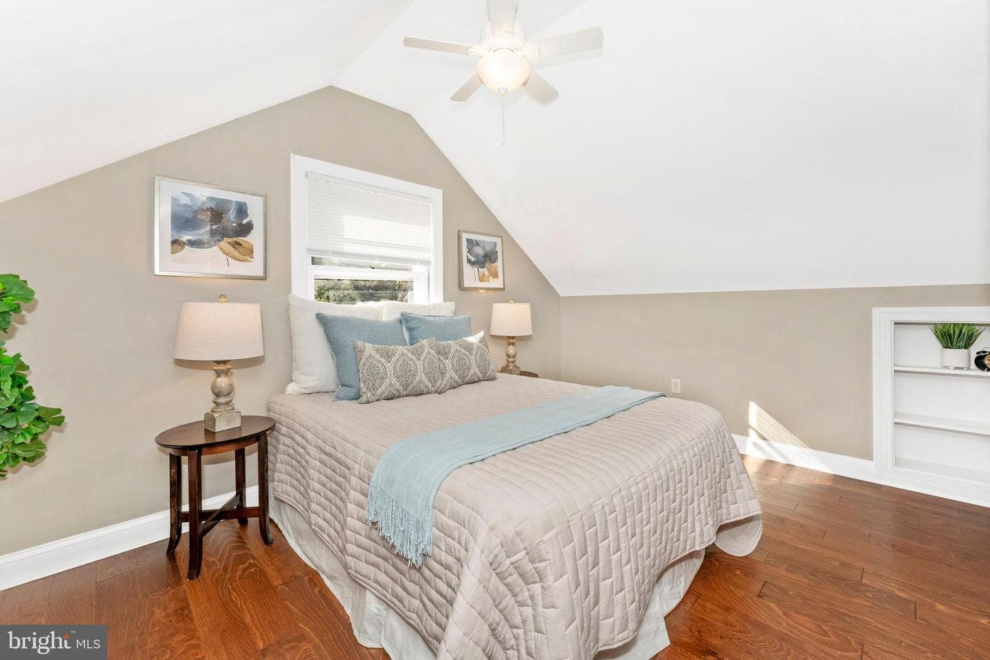 951 View Street photo 21
