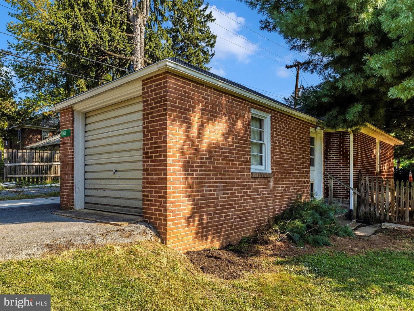 951 View Street photo 27