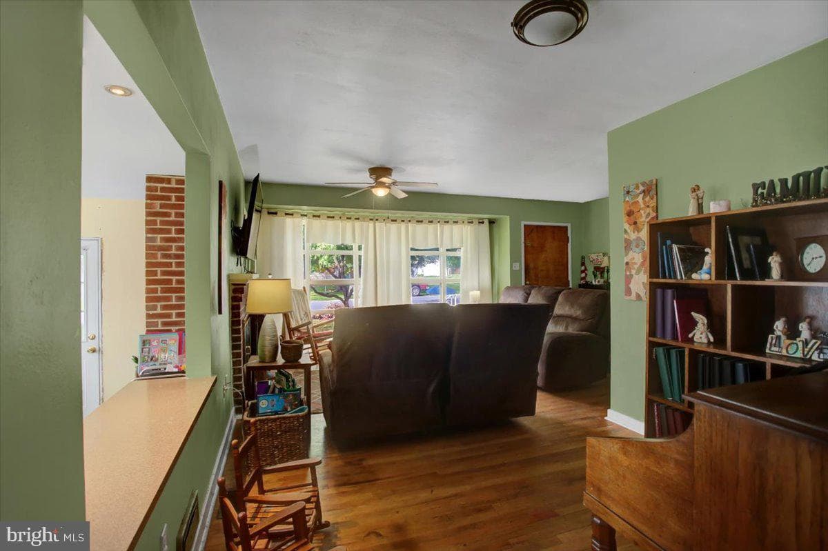 11307 Greenberry Road photo 11