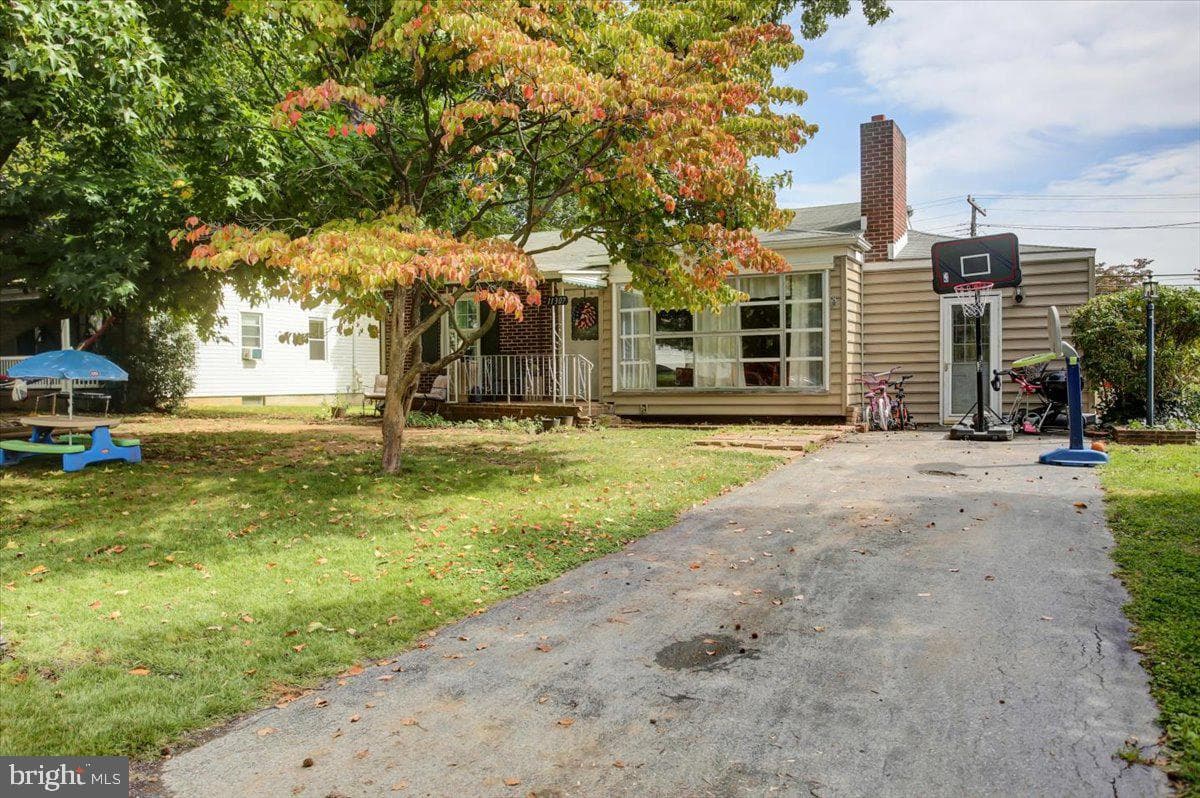 11307 Greenberry Road photo 3