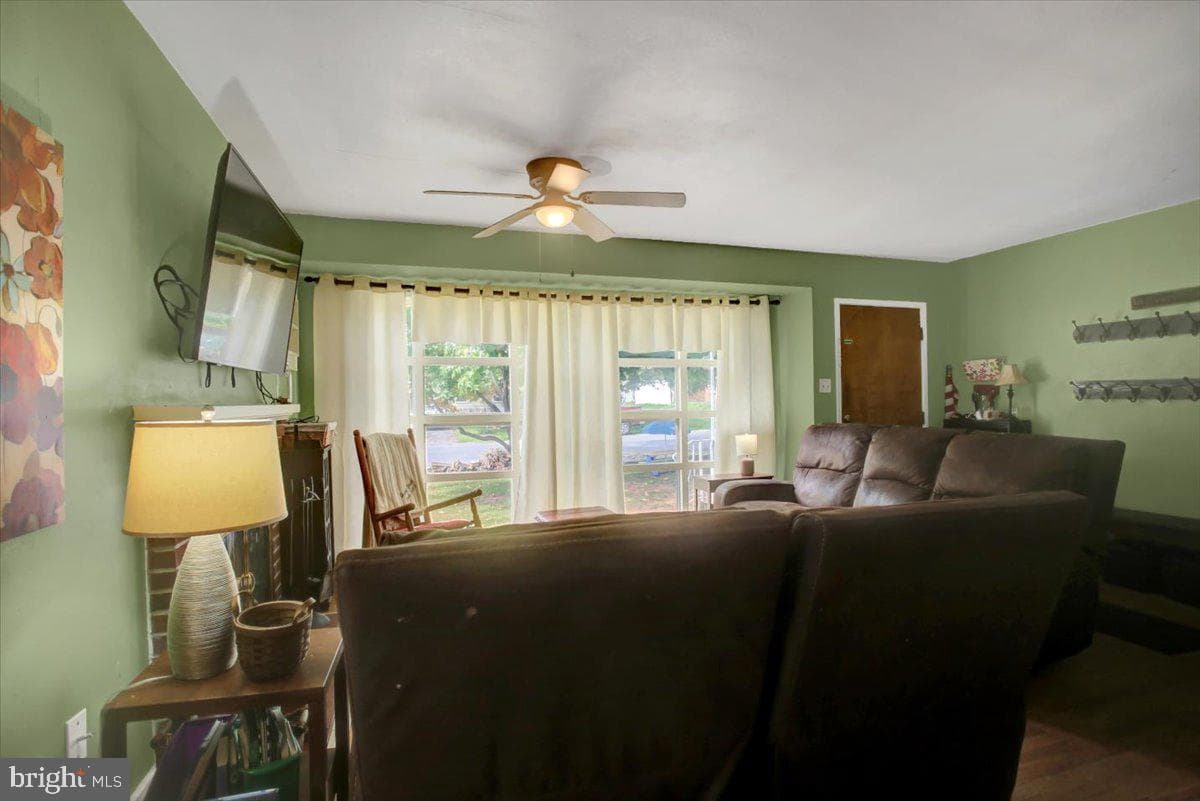 11307 Greenberry Road photo 9