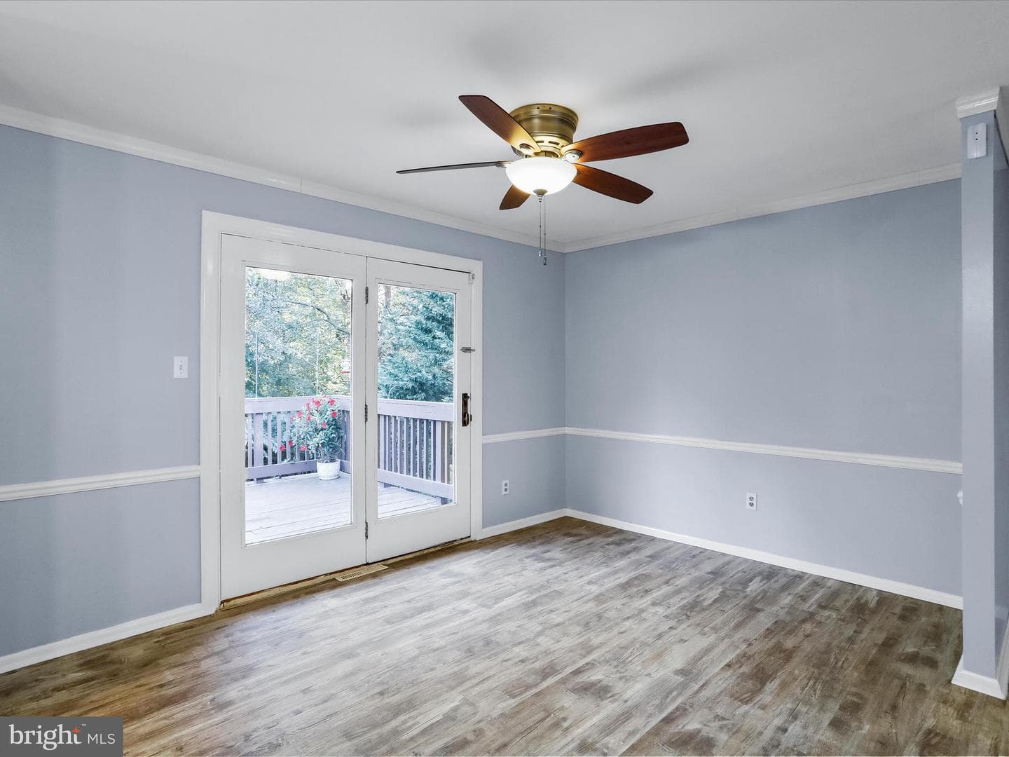 1056 Valleybrook Drive photo 10