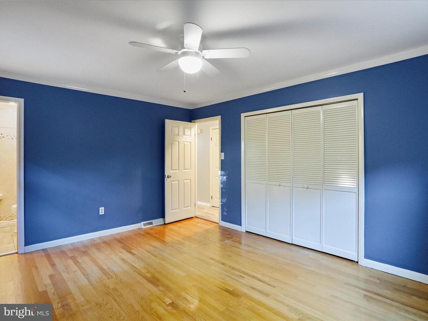 1056 Valleybrook Drive photo 12