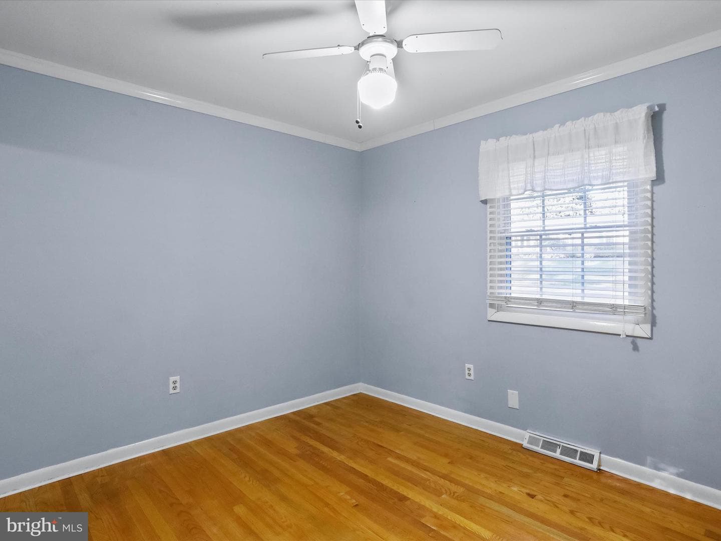 1056 Valleybrook Drive photo 15