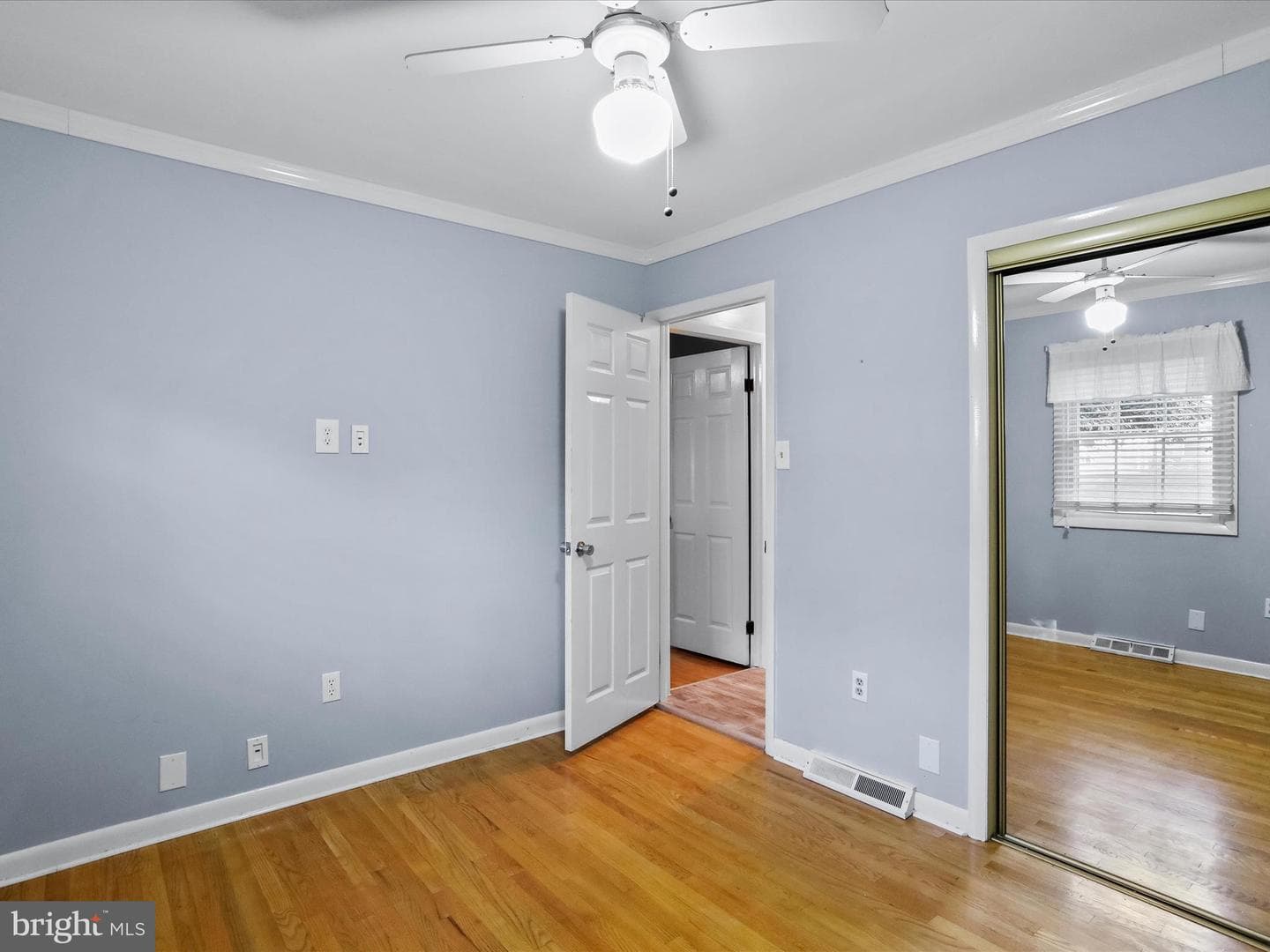 1056 Valleybrook Drive photo 16