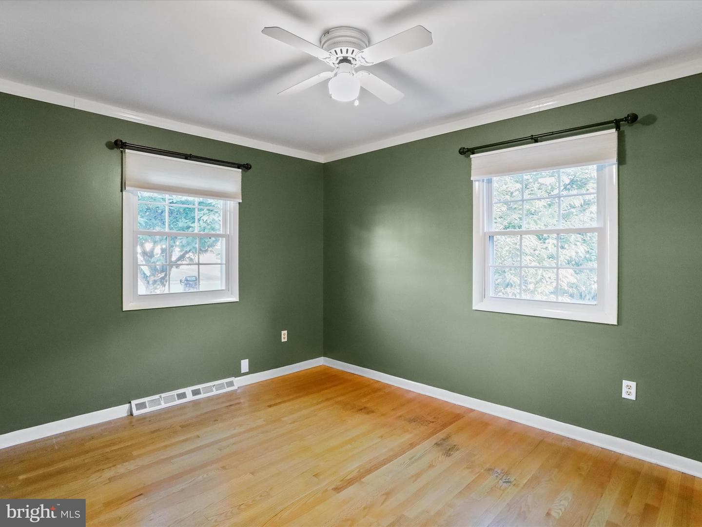 1056 Valleybrook Drive photo 17