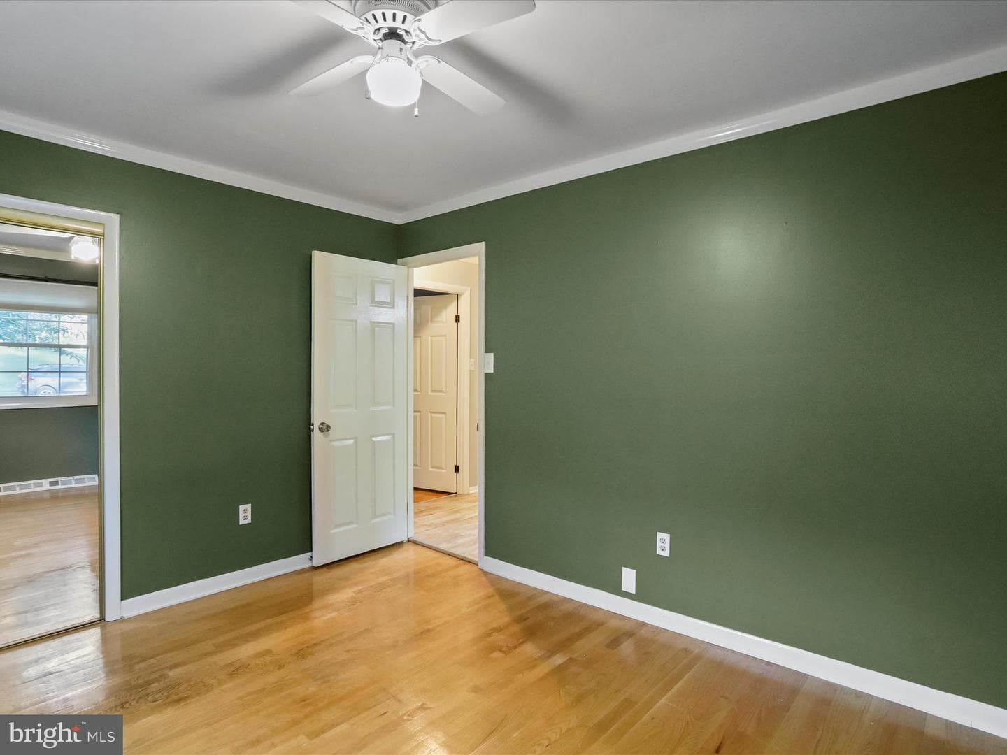 1056 Valleybrook Drive photo 18