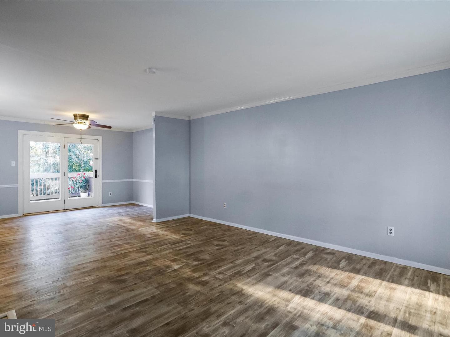 1056 Valleybrook Drive photo 8
