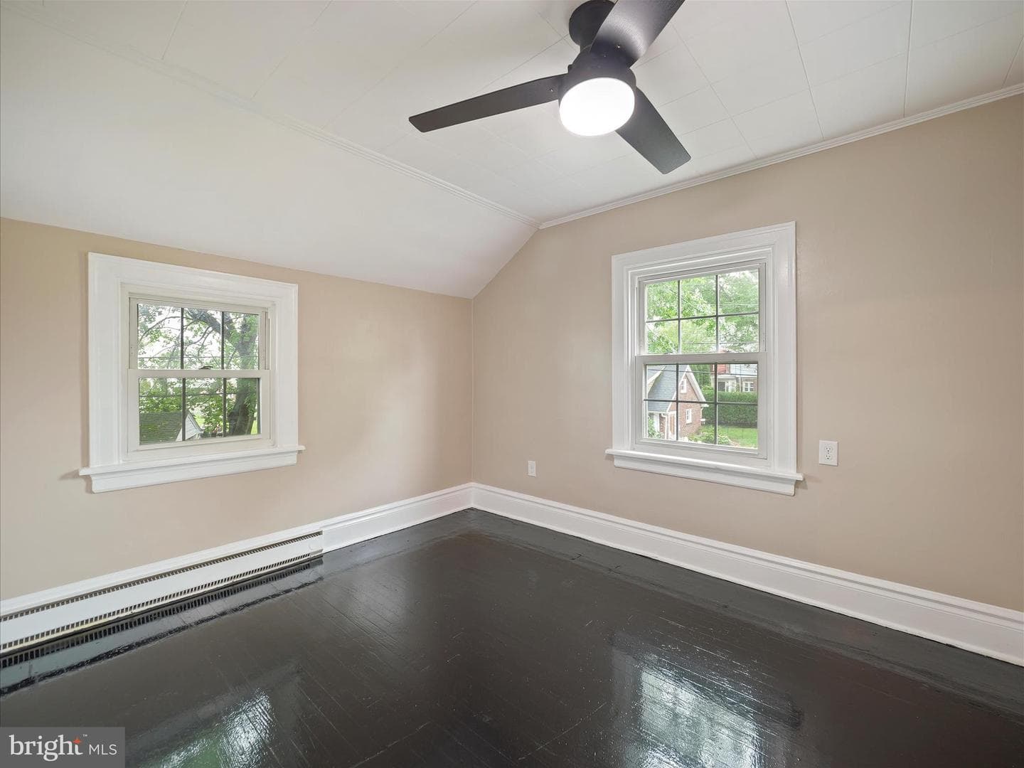152 E Irvin Avenue photo 23