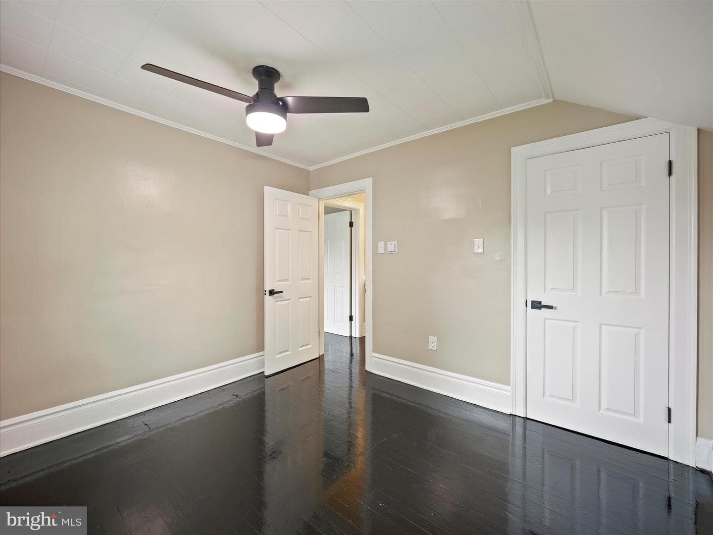 152 E Irvin Avenue photo 24