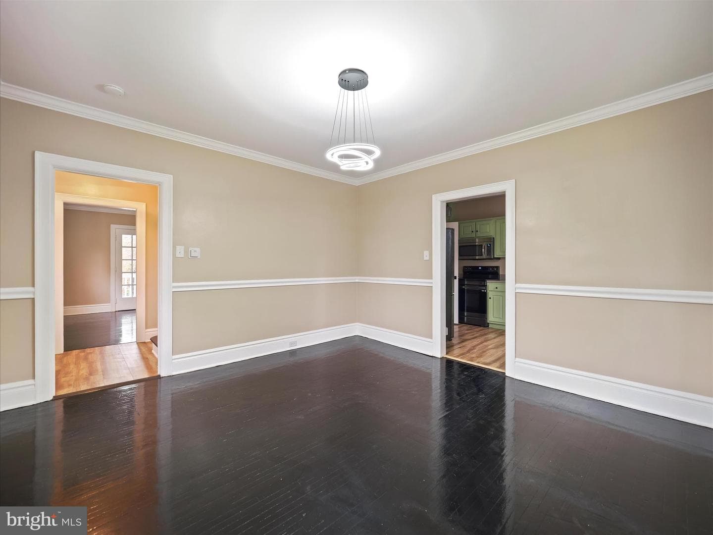 152 E Irvin Avenue photo 5