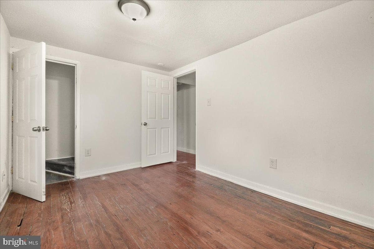 429 Clarendon Avenue photo 19