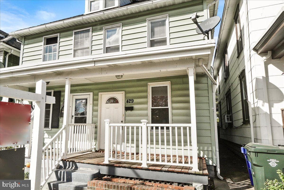 429 Clarendon Avenue photo 2