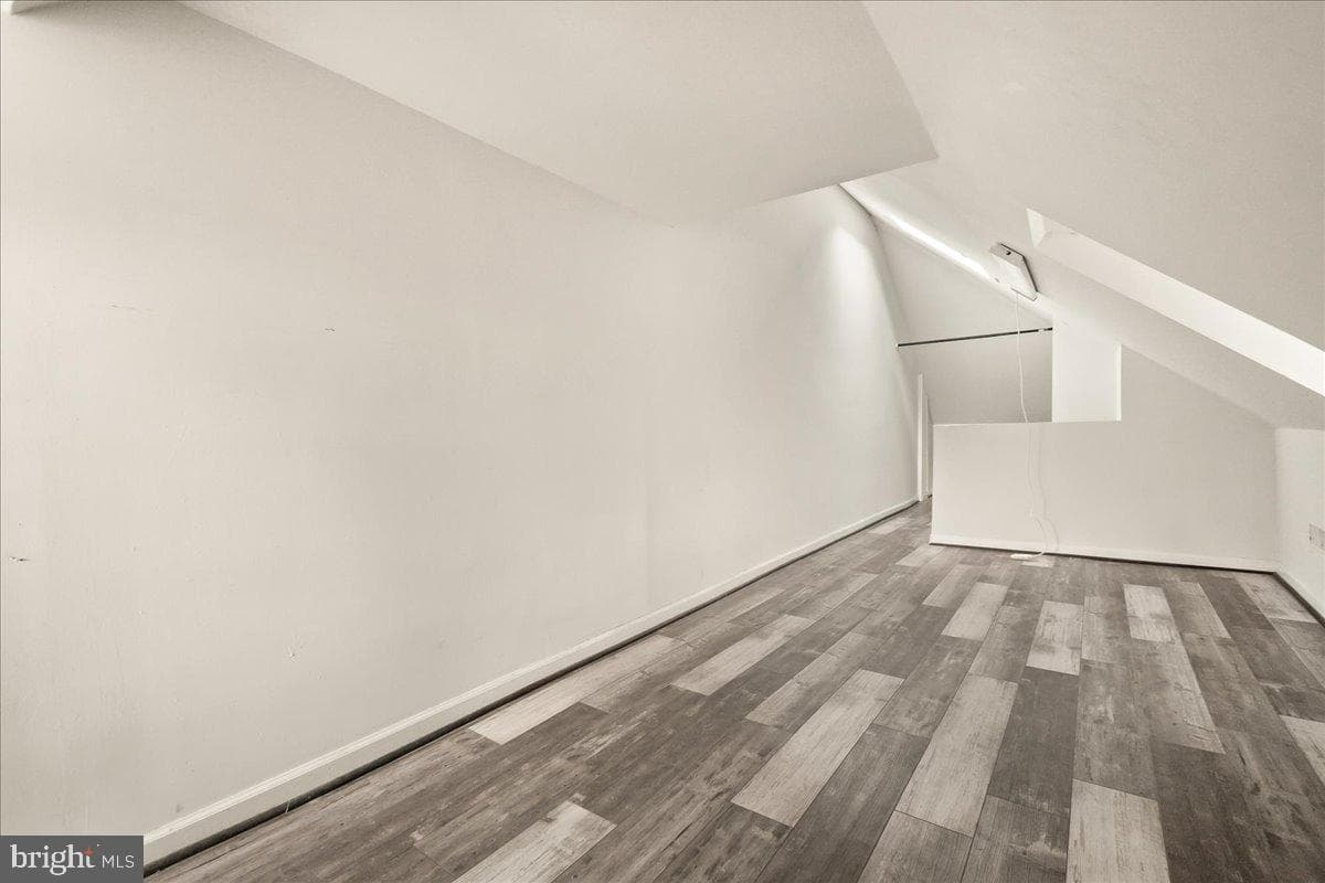429 Clarendon Avenue photo 21