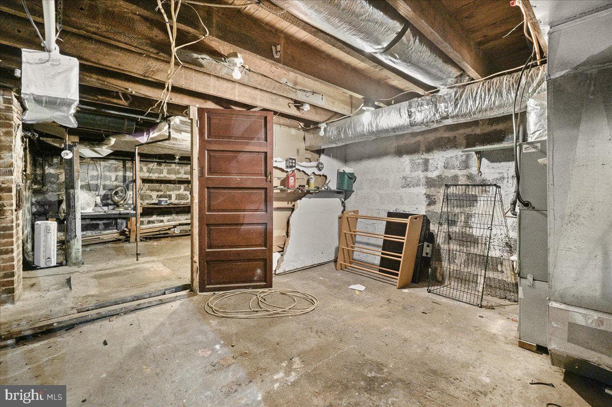 429 Clarendon Avenue photo 22