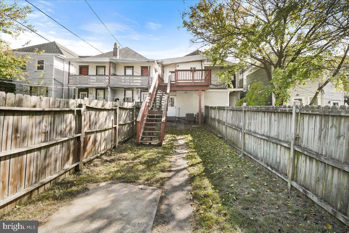429 Clarendon Avenue photo 26