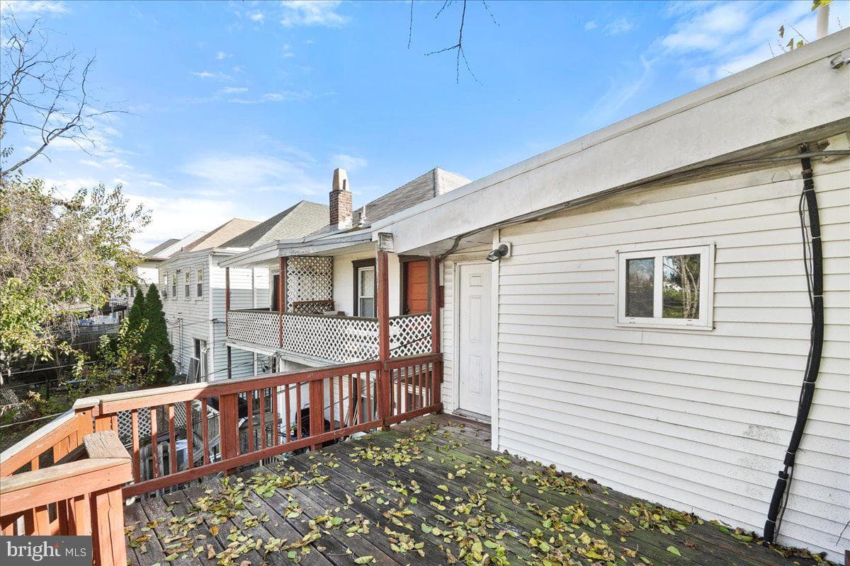 429 Clarendon Avenue photo 27