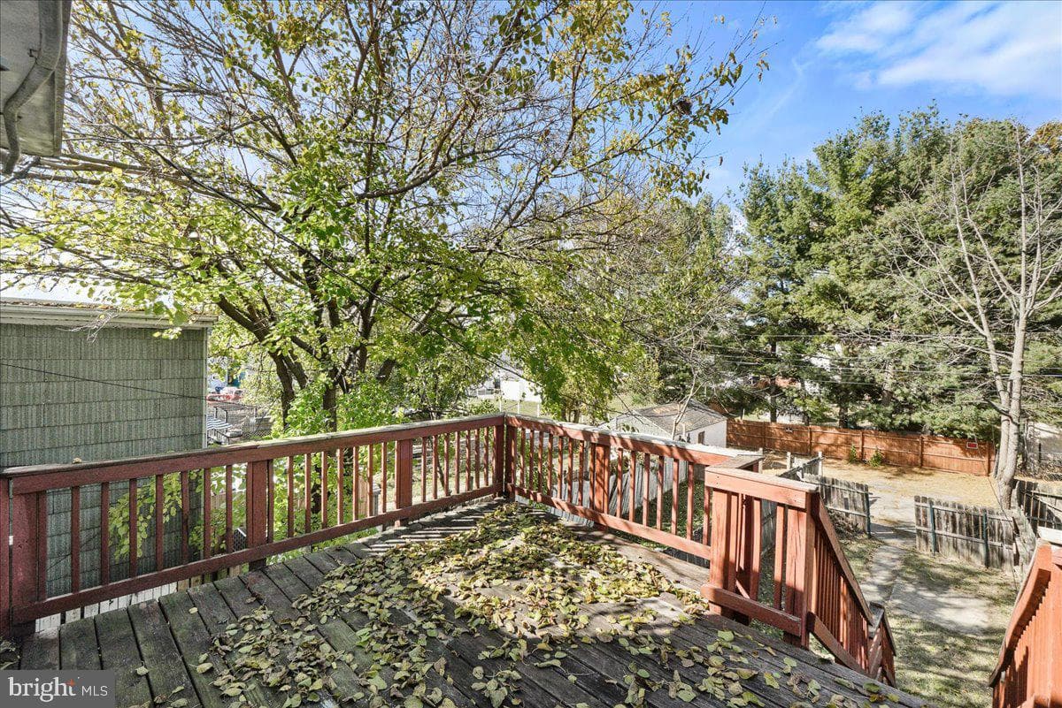 429 Clarendon Avenue photo 28