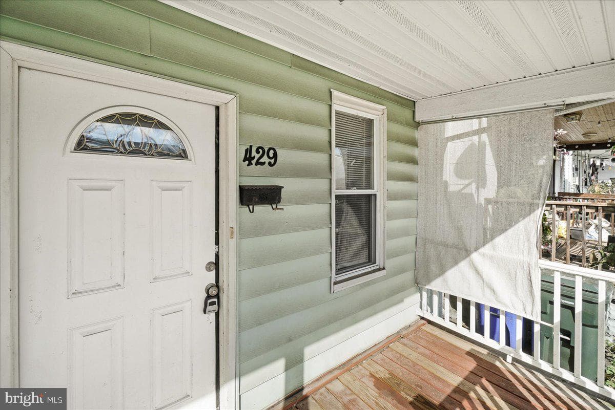 429 Clarendon Avenue photo 31