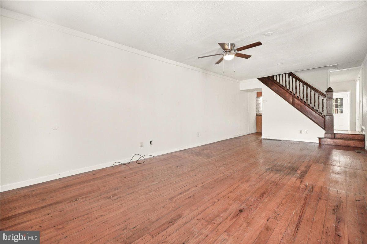 429 Clarendon Avenue photo 4