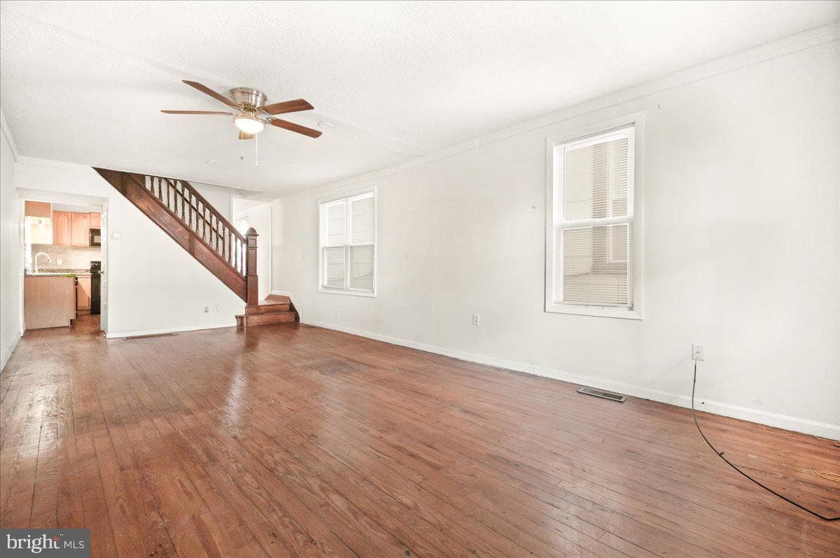 429 Clarendon Avenue photo 5