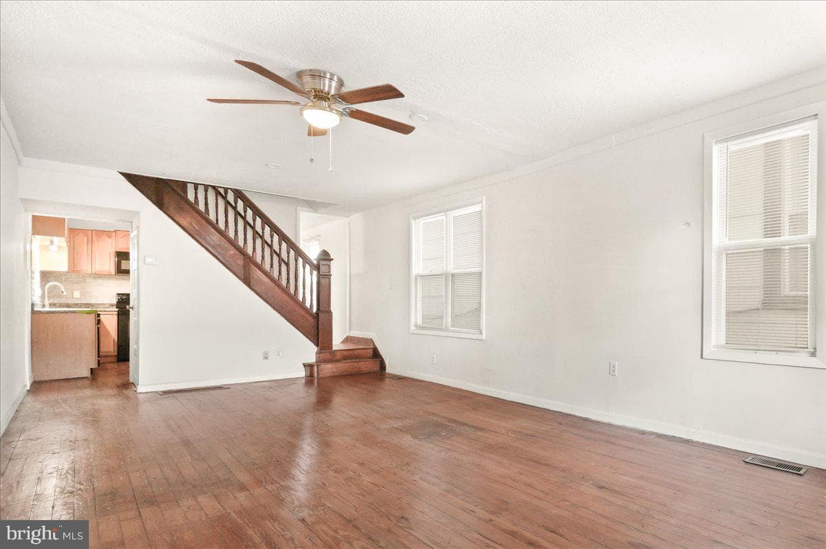 429 Clarendon Avenue photo 6