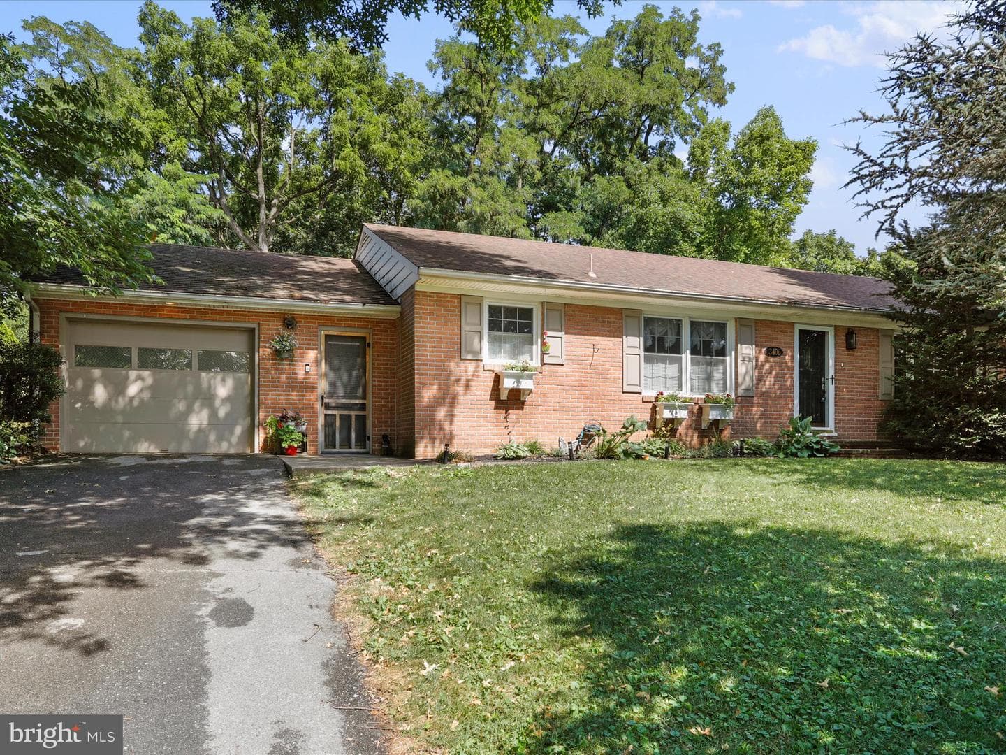 13406 Paramount Terrace photo 35
