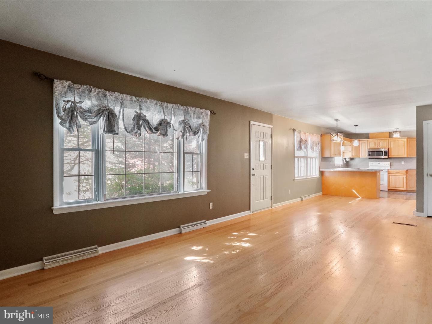 13406 Paramount Terrace photo 7