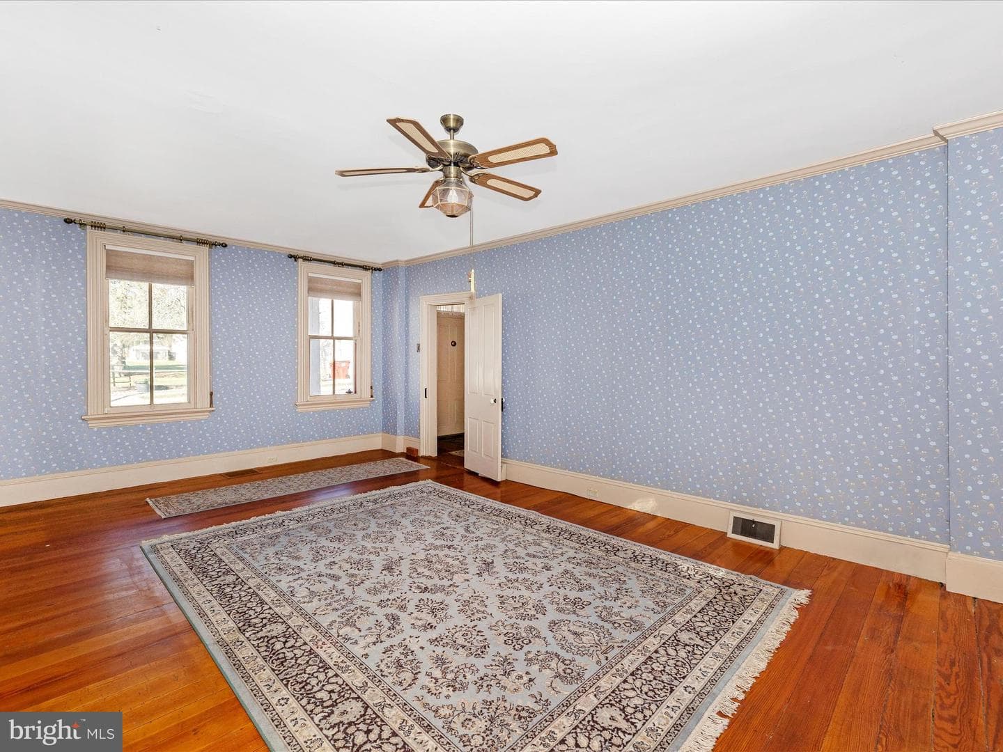 132 E Main Street photo 8