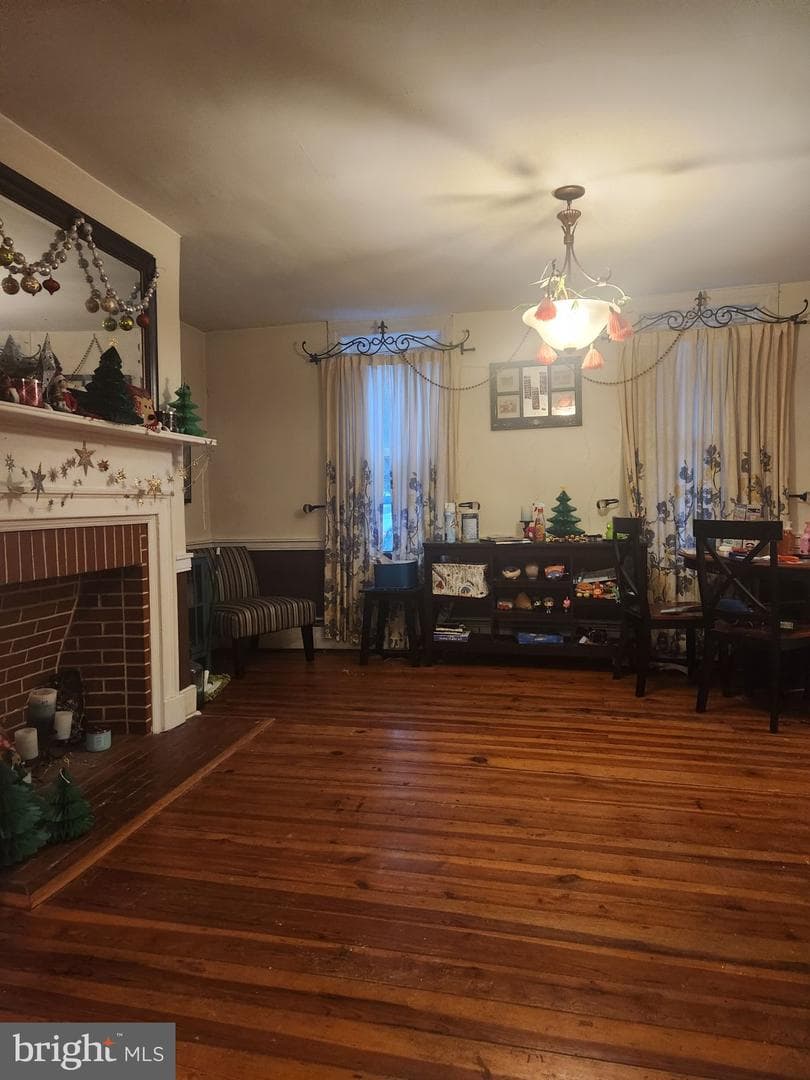 228 W Main Street photo 2