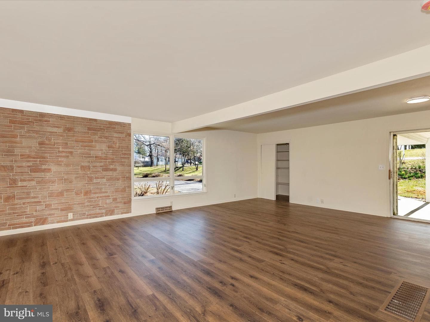 21628 Leiter Street photo 22