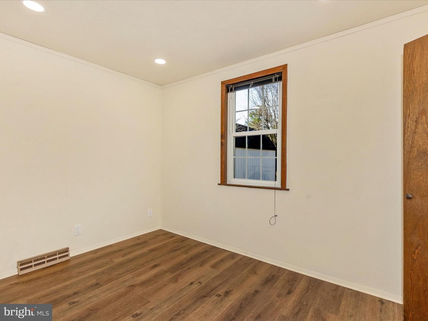 21628 Leiter Street photo 28