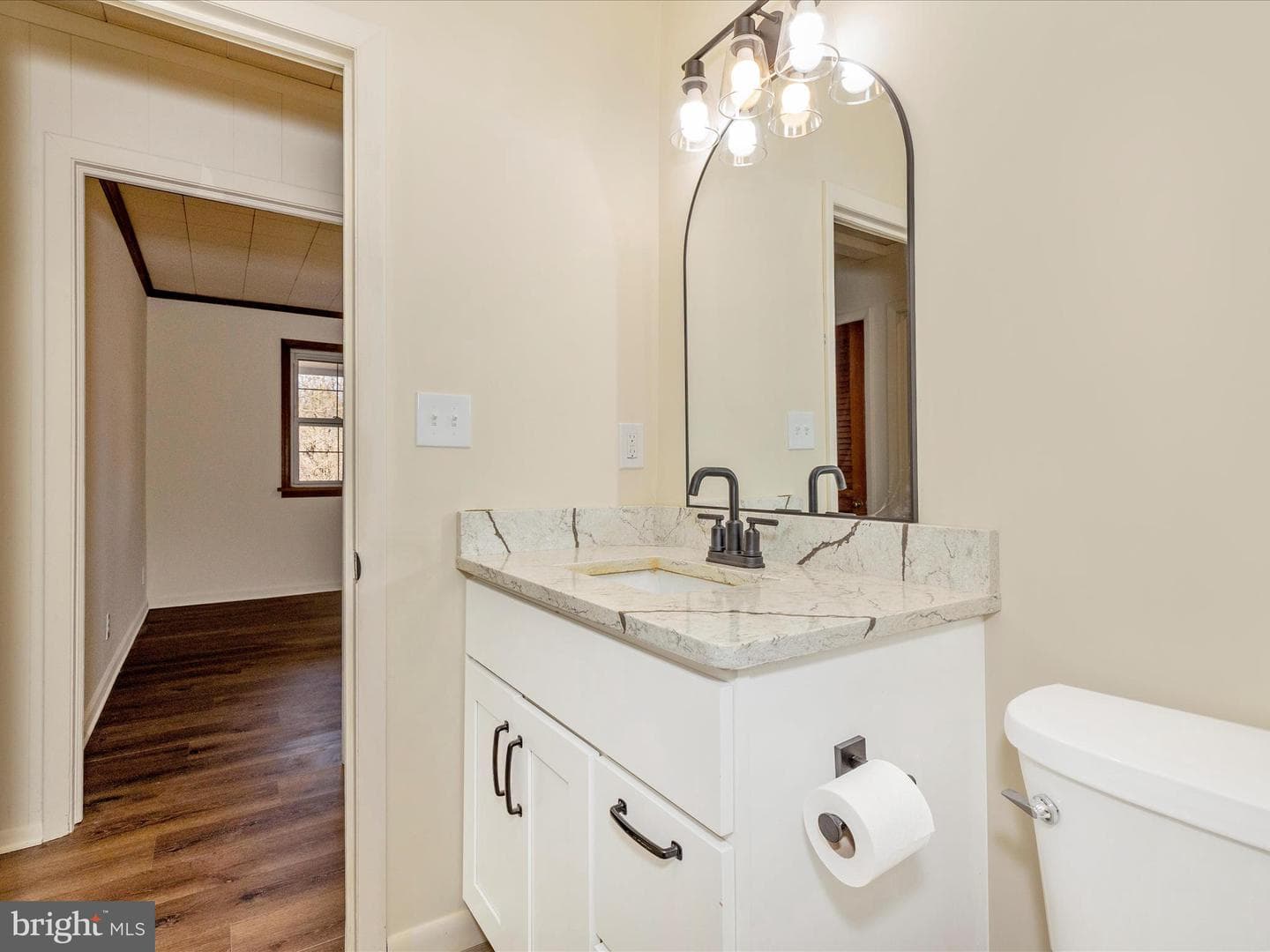 21628 Leiter Street photo 37