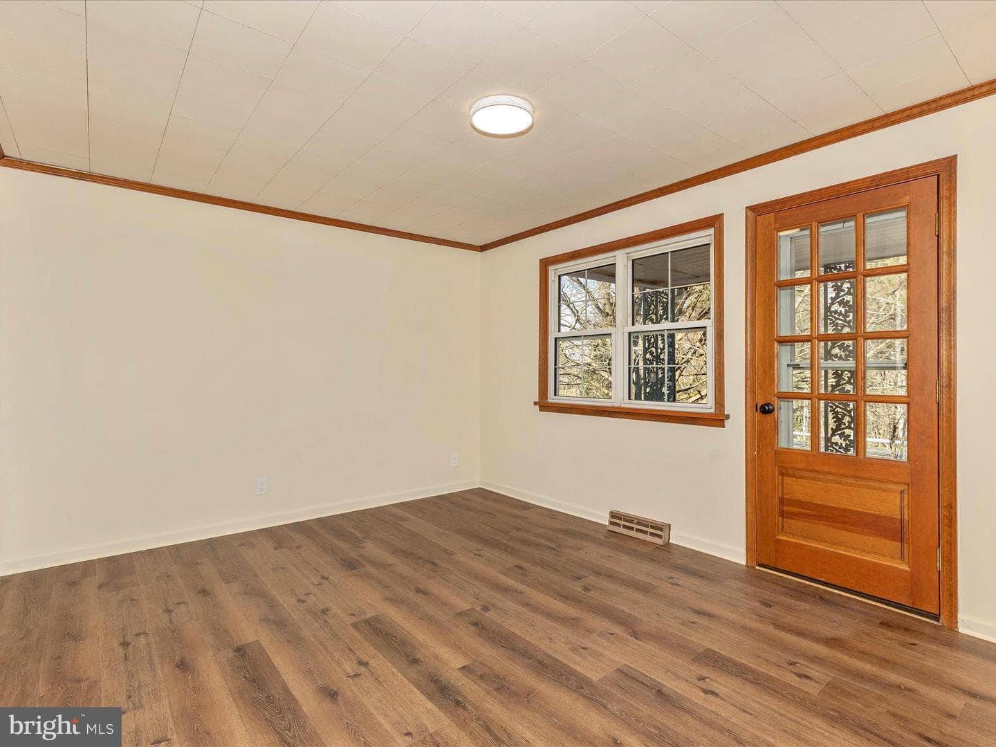 21628 Leiter Street photo 5
