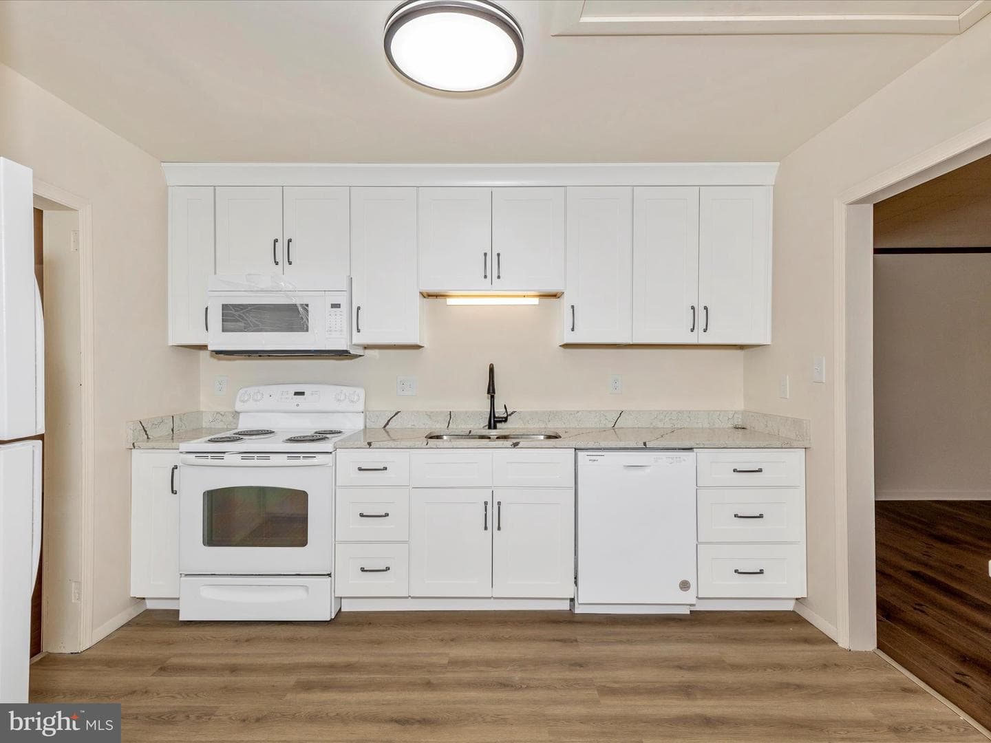 21628 Leiter Street photo 9