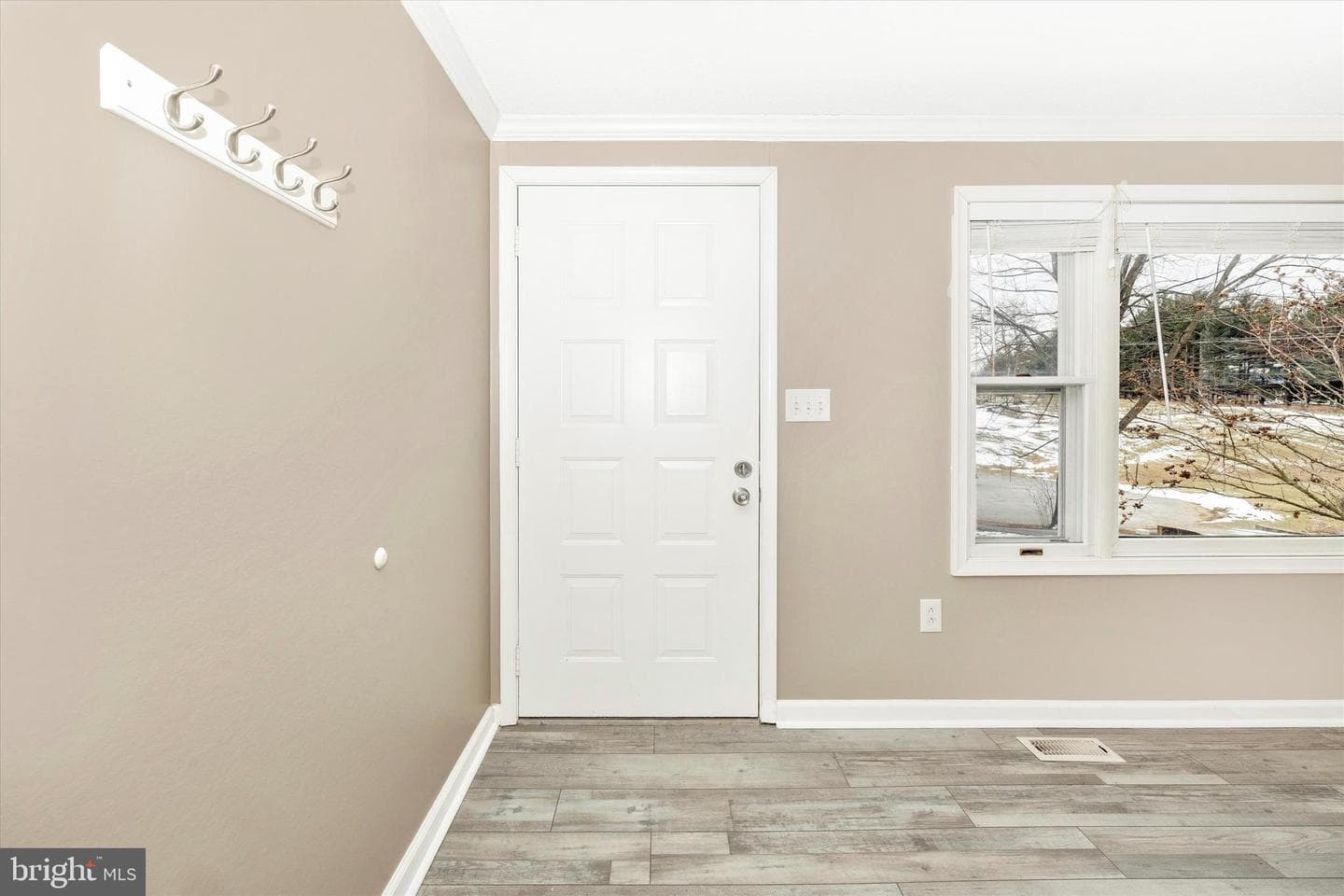 206 Carroll Avenue photo 8