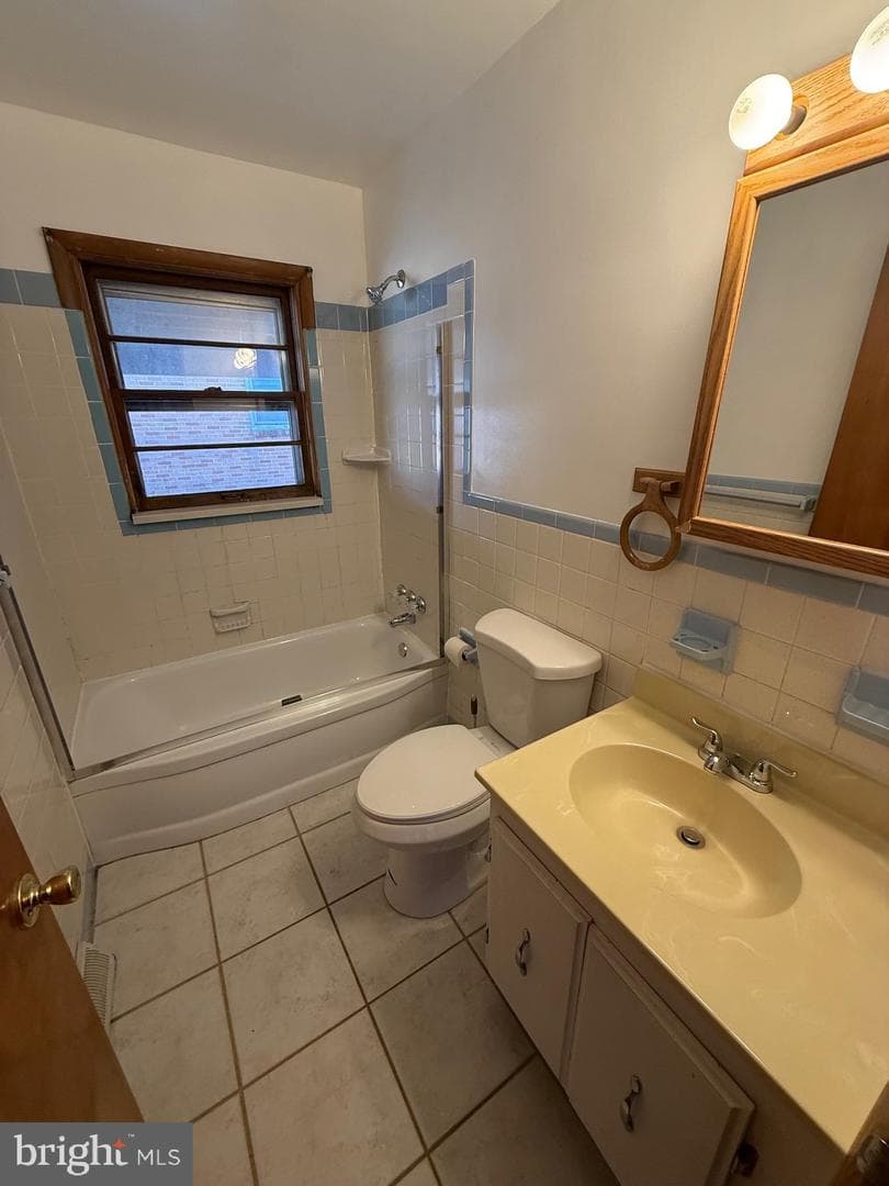 209 Woodpoint Avenue photo 10