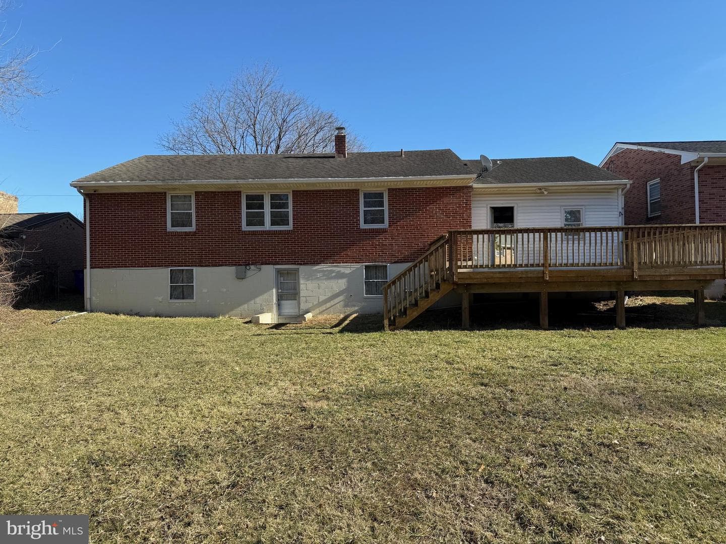 209 Woodpoint Avenue photo 2
