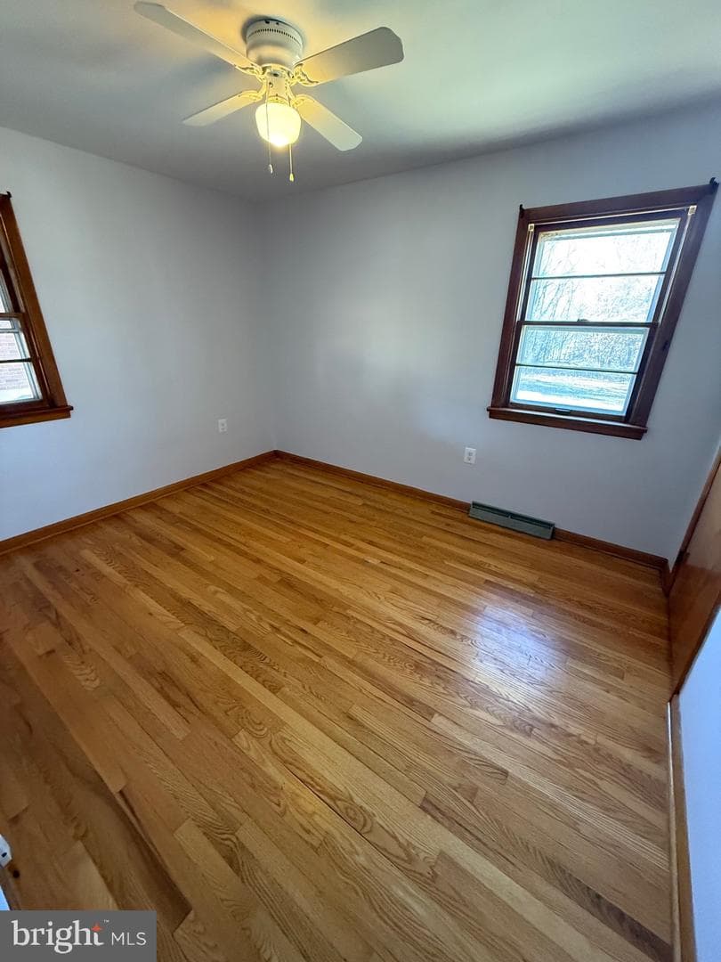 209 Woodpoint Avenue photo 9