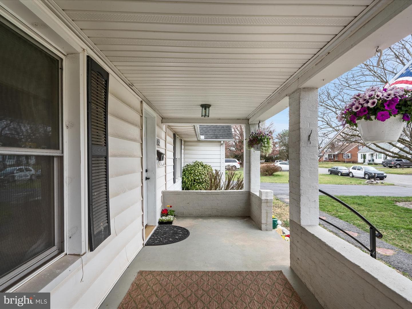 11439 Englewood Road photo 9