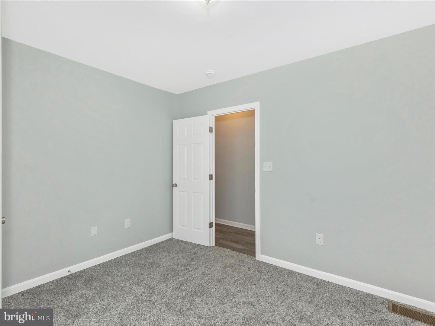 708 Chestnut Street photo 7