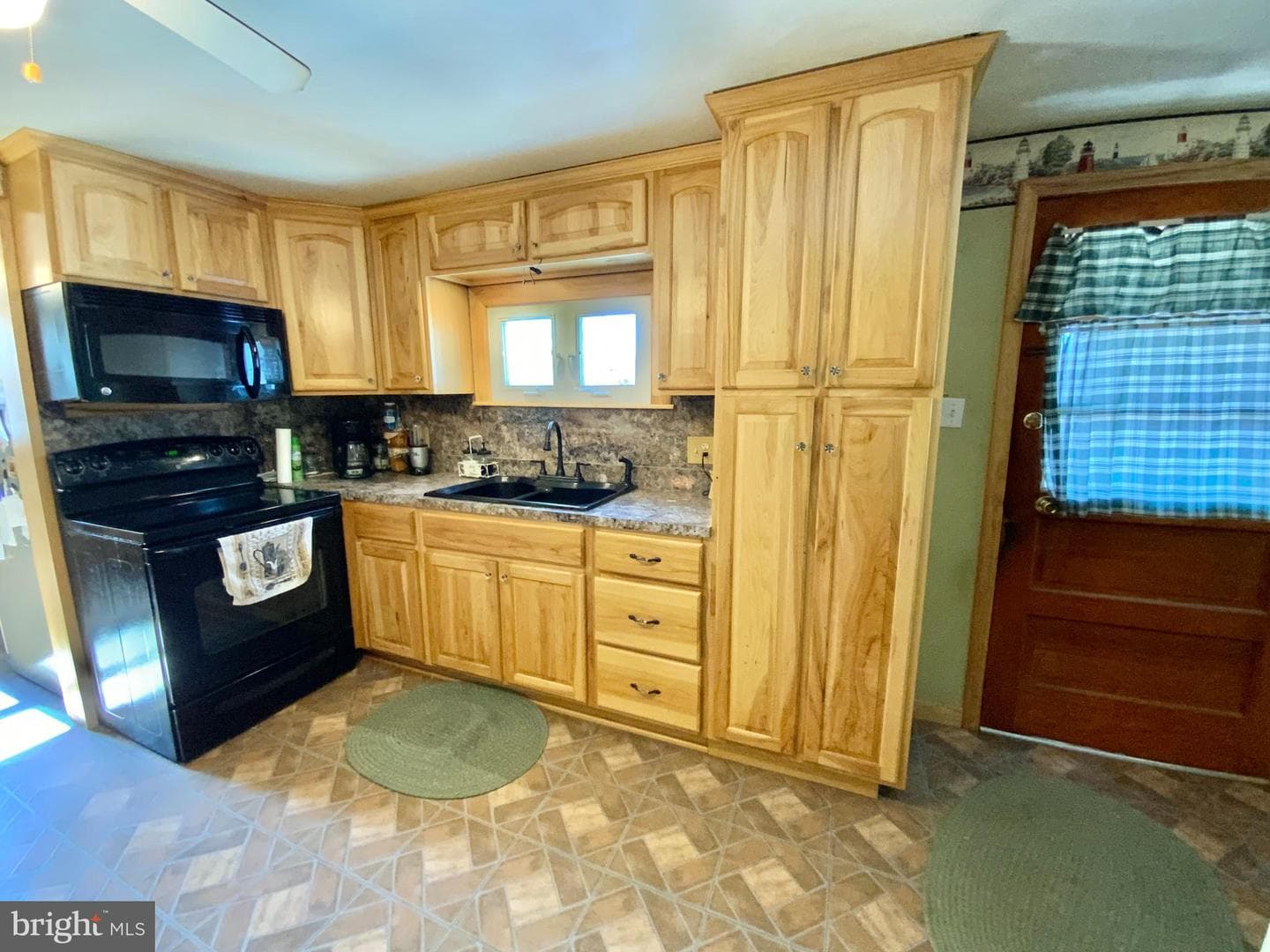 25521 Heiston Lane photo 15