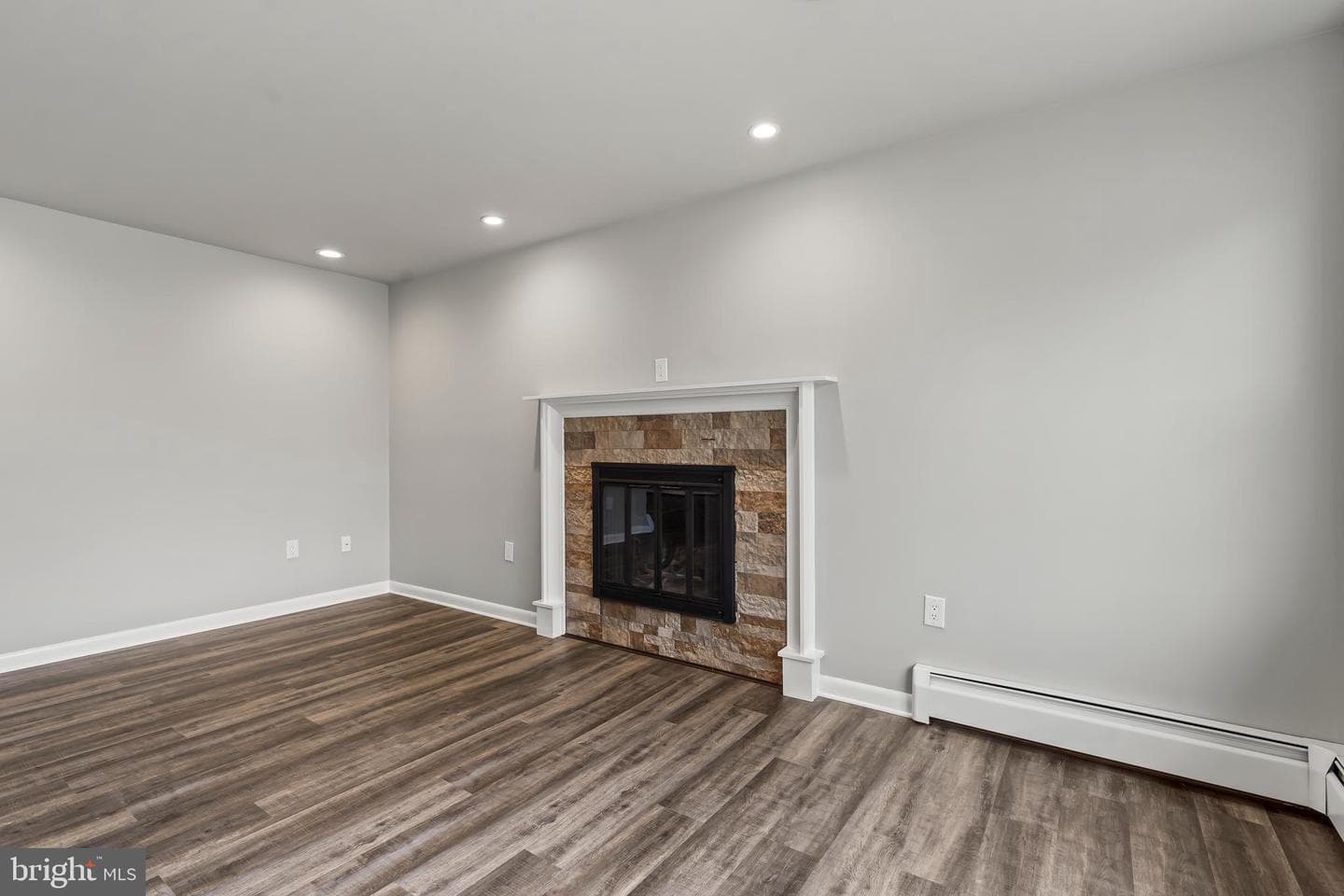 834 Monroe Avenue photo 9